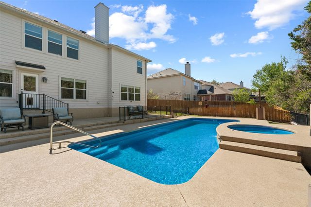 228 Hoot Owl LN N, Leander, TX 78641