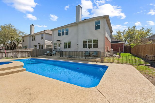 228 Hoot Owl LN N, Leander, TX 78641