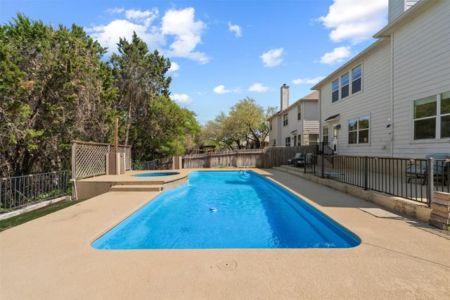 228 Hoot Owl LN N, Leander, TX 78641