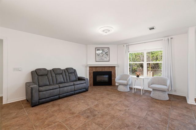 228 Hoot Owl LN N, Leander, TX 78641