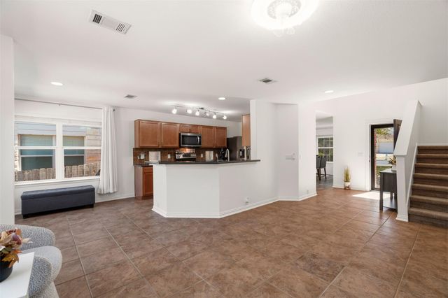 228 Hoot Owl LN N, Leander, TX 78641