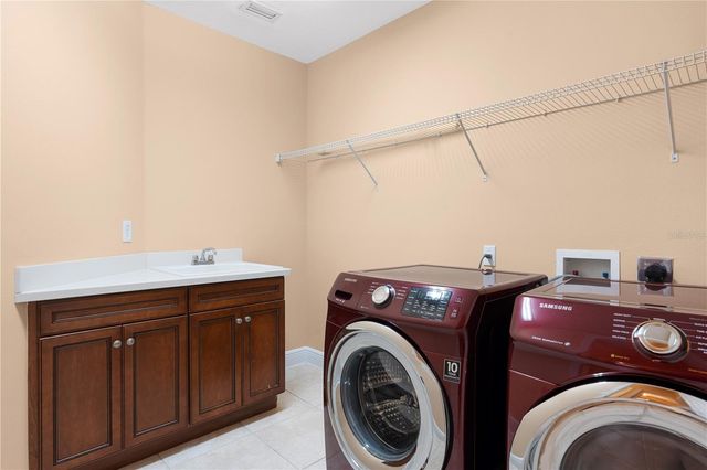 10603 CAYMAN ISLE COURT, Tampa, FL 33647