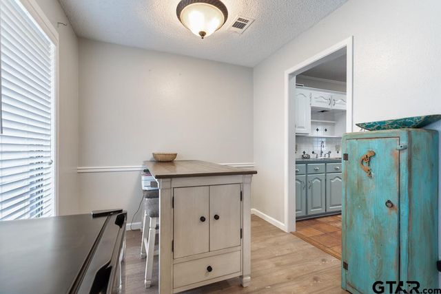 810 Corey Dr, Whitehouse, TX 75791