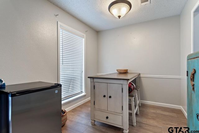 810 Corey Dr, Whitehouse, TX 75791