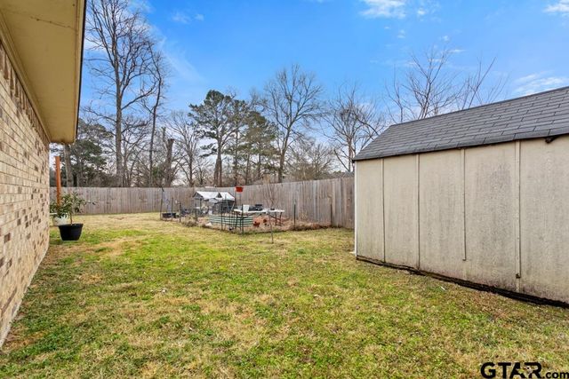 810 Corey Dr, Whitehouse, TX 75791