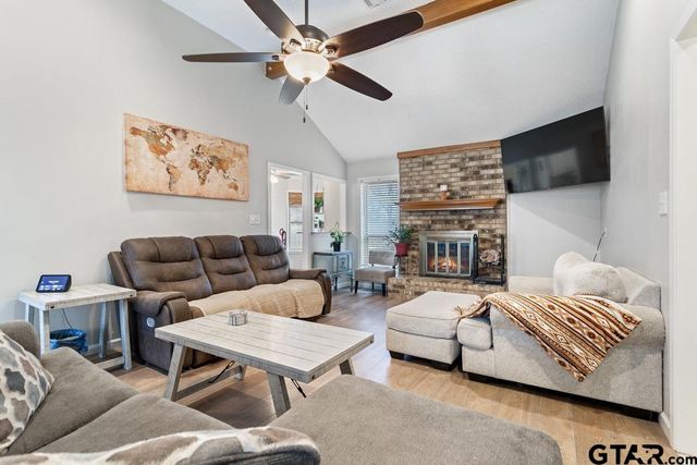 810 Corey Dr, Whitehouse, TX 75791