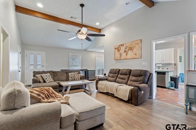 810 Corey Dr, Whitehouse, TX 75791