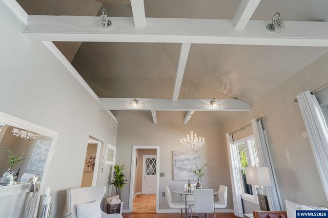 1065 22nd St NE, Salem, OR 97301