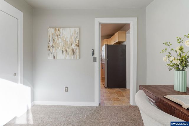 1065 22nd St NE, Salem, OR 97301