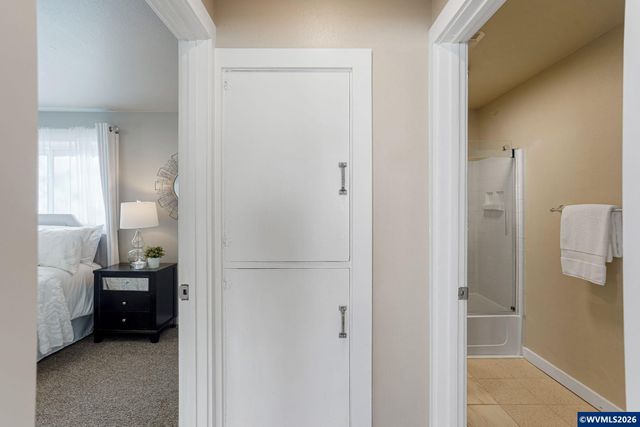 1065 22nd St NE, Salem, OR 97301