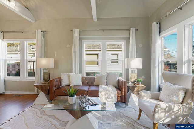 1065 22nd St NE, Salem, OR 97301