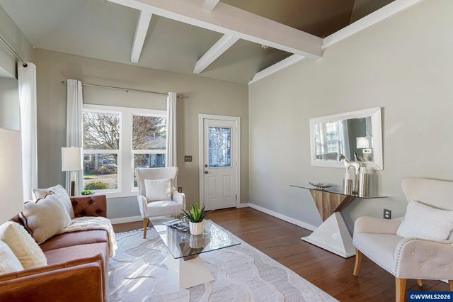 1065 22nd St NE, Salem, OR 97301