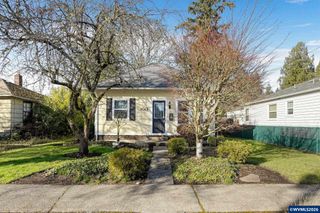 1065 22nd St NE, Salem, OR 97301