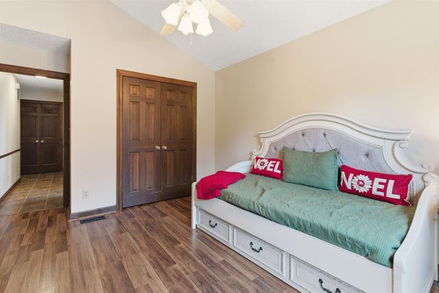 704 TEM ST, Bolivar, TN 38008