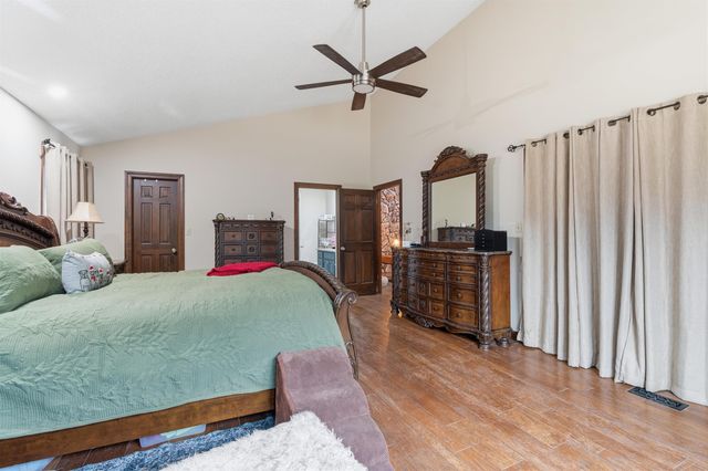 704 TEM ST, Bolivar, TN 38008