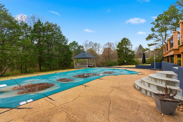 704 TEM ST, Bolivar, TN 38008