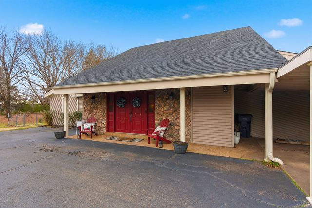 704 TEM ST, Bolivar, TN 38008