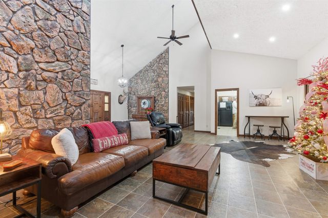 704 TEM ST, Bolivar, TN 38008