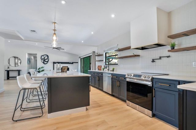 415 E 6TH AVENUE, Windermere, FL 34786