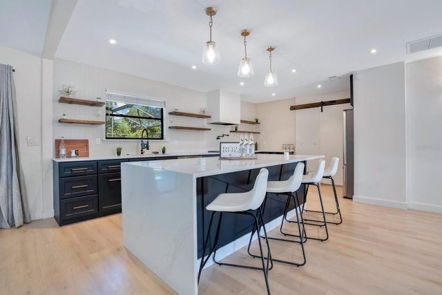 415 E 6TH AVENUE, Windermere, FL 34786