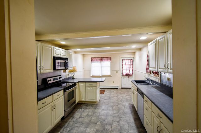 6099 Route 82, Stanfordville, NY 12581