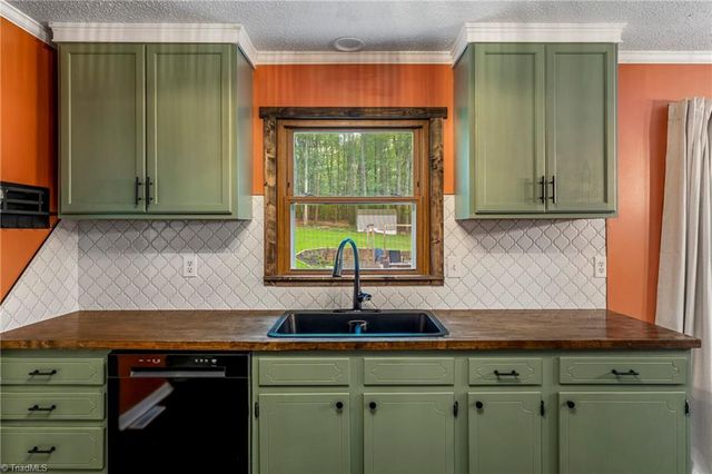 206 Laura Road, Madison, NC 27025