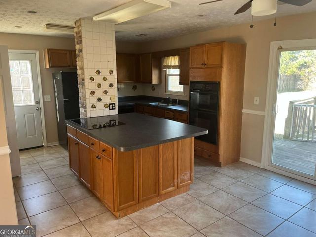 1301 Hickory Ridge Trail, Auburn, GA 30011