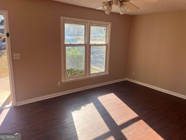 1301 Hickory Ridge Trail, Auburn, GA 30011