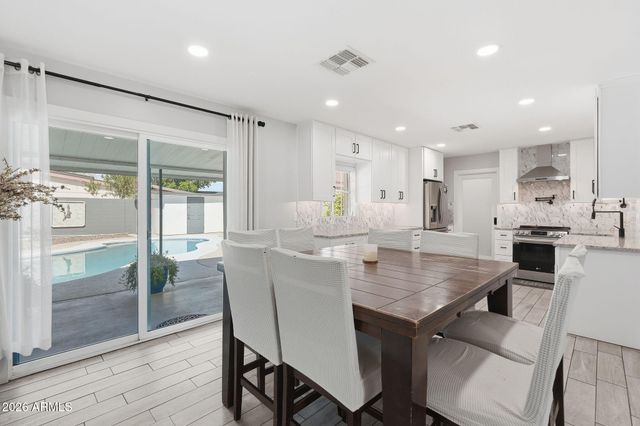 1832 E ENID Avenue, Mesa, AZ 85204