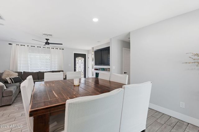 1832 E ENID Avenue, Mesa, AZ 85204