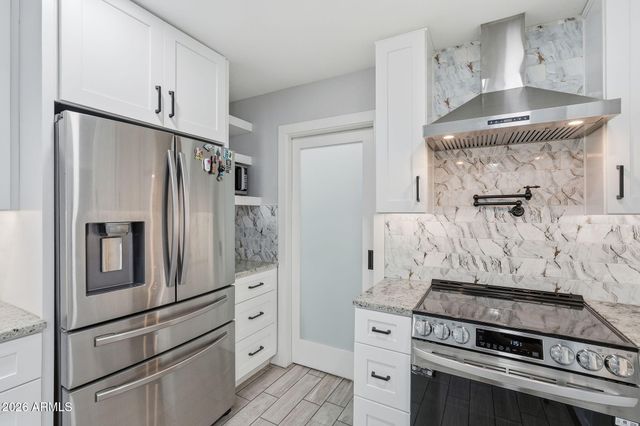 1832 E ENID Avenue, Mesa, AZ 85204