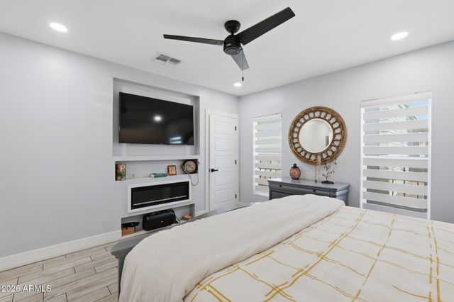 1832 E ENID Avenue, Mesa, AZ 85204