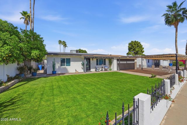 1832 E ENID Avenue, Mesa, AZ 85204