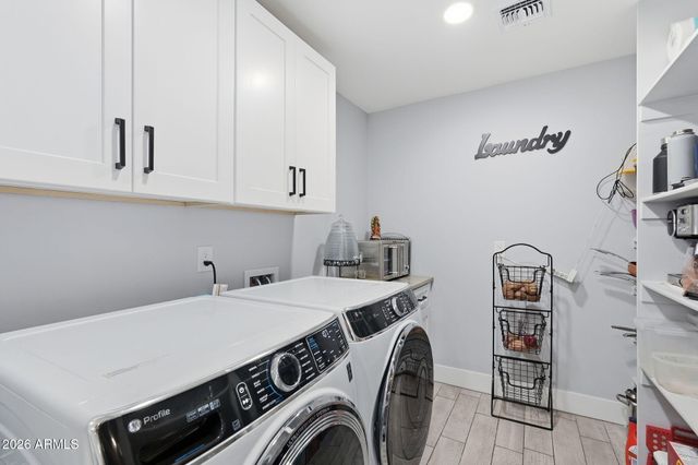 1832 E ENID Avenue, Mesa, AZ 85204