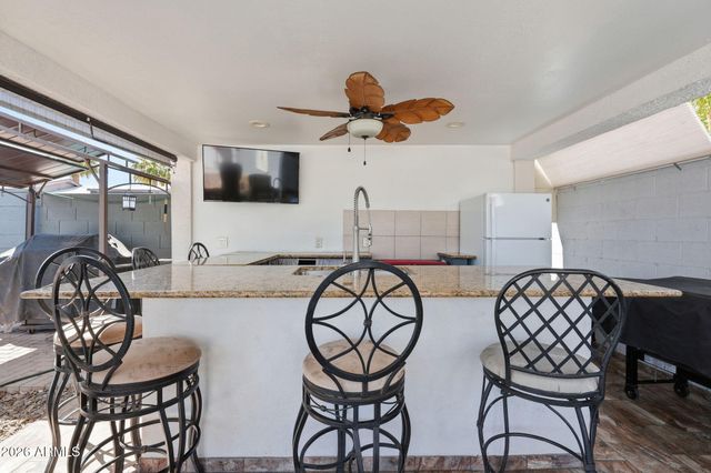 1832 E ENID Avenue, Mesa, AZ 85204