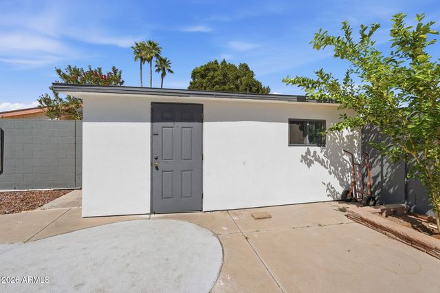 1832 E ENID Avenue, Mesa, AZ 85204