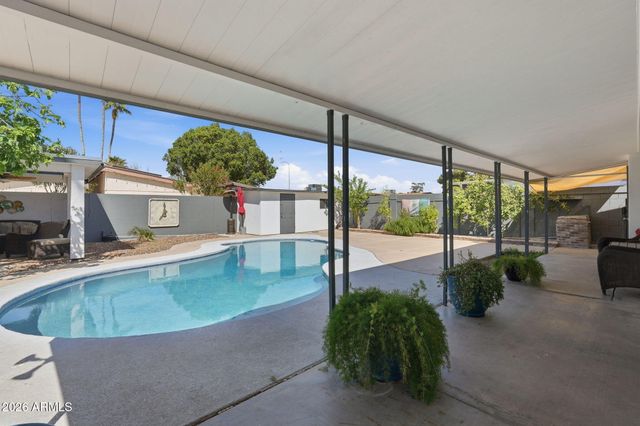 1832 E ENID Avenue, Mesa, AZ 85204