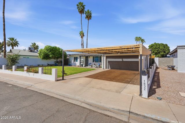 1832 E ENID Avenue, Mesa, AZ 85204