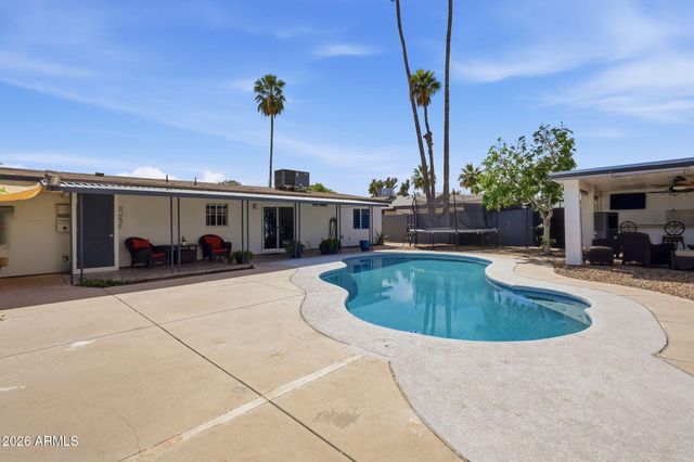 1832 E ENID Avenue, Mesa, AZ 85204