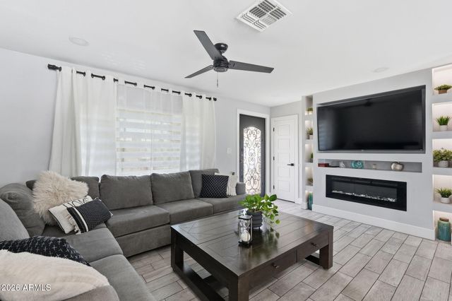 1832 E ENID Avenue, Mesa, AZ 85204