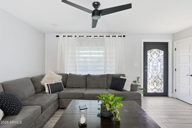 1832 E ENID Avenue, Mesa, AZ 85204