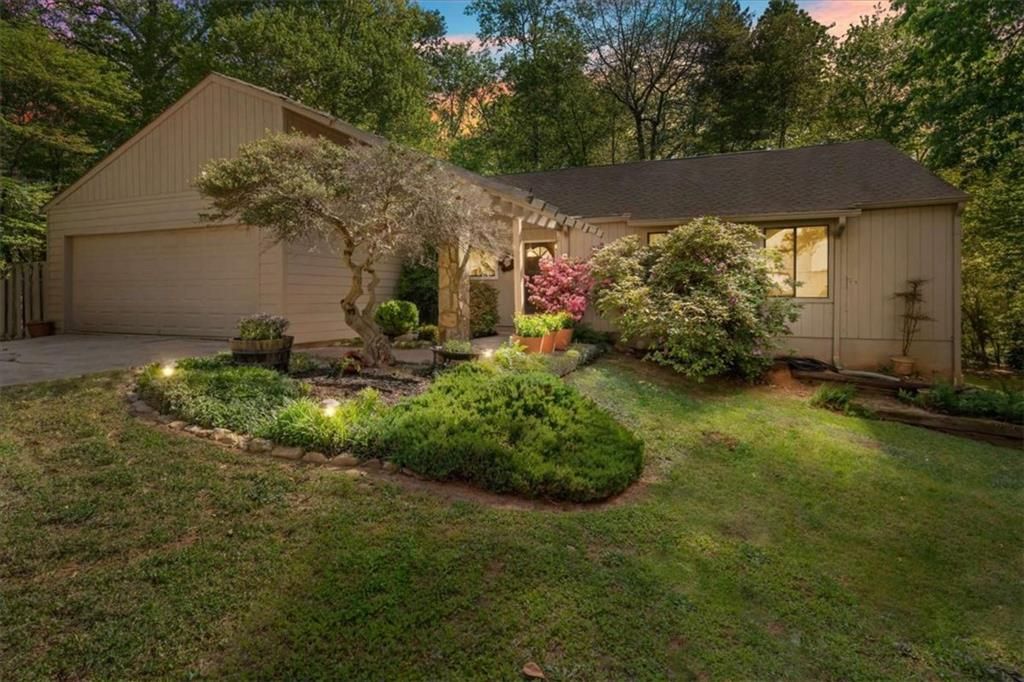 4962 Cherrydale Drive, Douglasville, GA 30135
