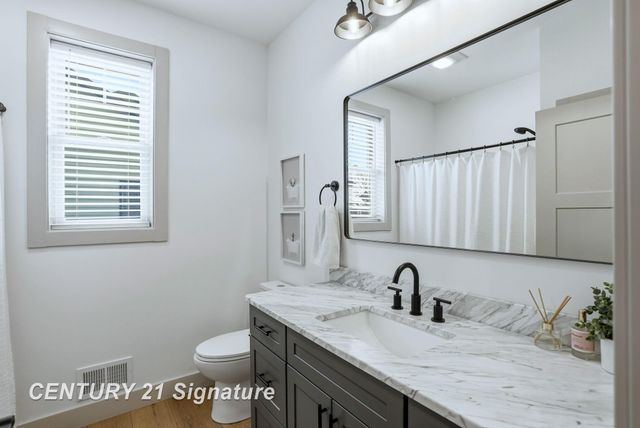 8442 Oakhill Drive Drive, Freeland, MI 48623