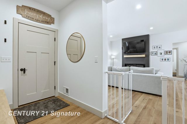 8442 Oakhill Drive Drive, Freeland, MI 48623