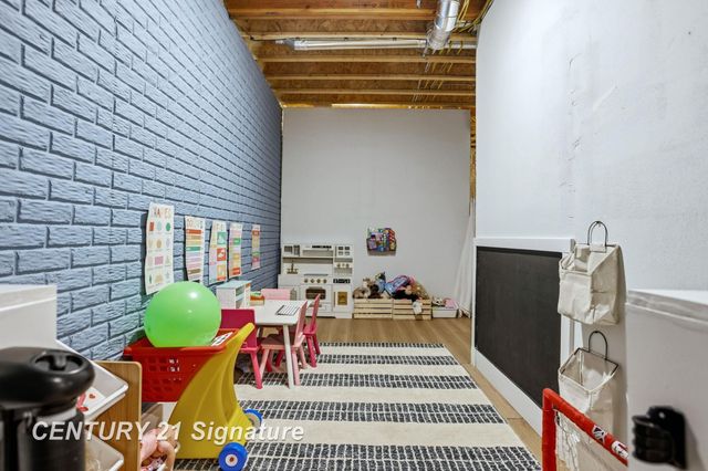 8442 Oakhill Drive Drive, Freeland, MI 48623