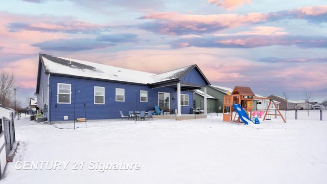 8442 Oakhill Drive Drive, Freeland, MI 48623