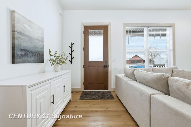 8442 Oakhill Drive Drive, Freeland, MI 48623