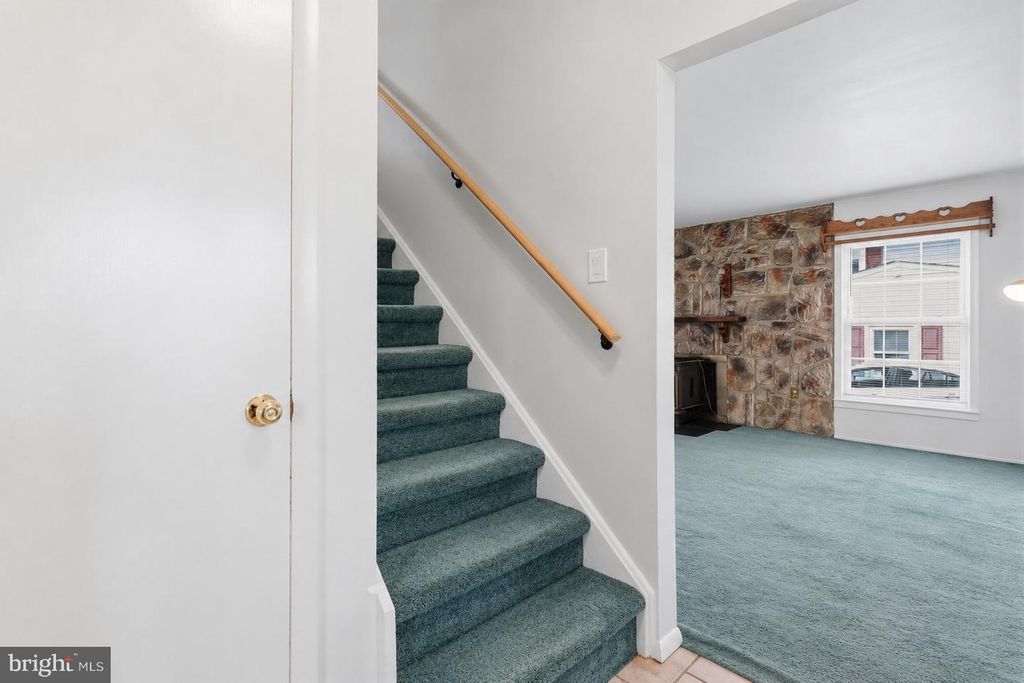 16 TWEED RD, Levittown, PA 19056 — photo 2