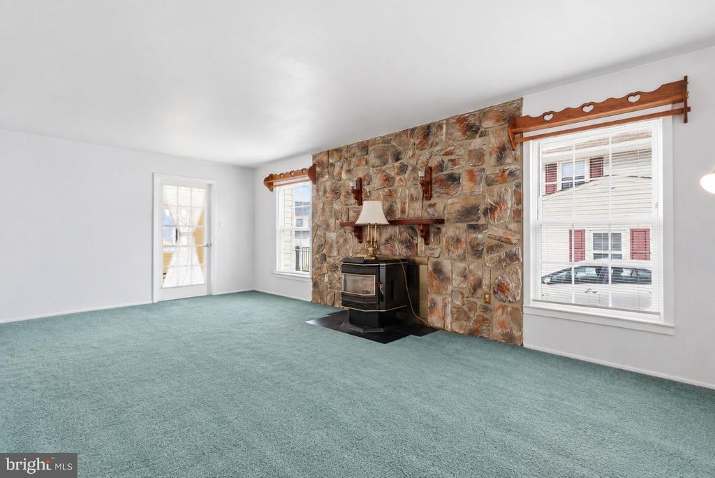 16 TWEED RD, Levittown, PA 19056 — photo 3