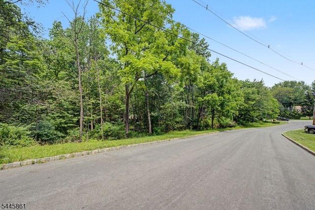 242 W Mountain Rd, Sparta Twp., NJ 07871
